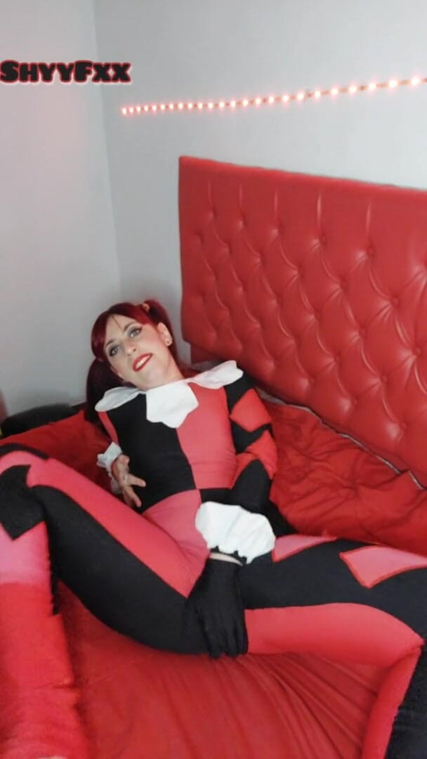 Tu Gauchita Argentina: Shyyfxx Harley Quinn comemora seu aniversário e pede leite com...