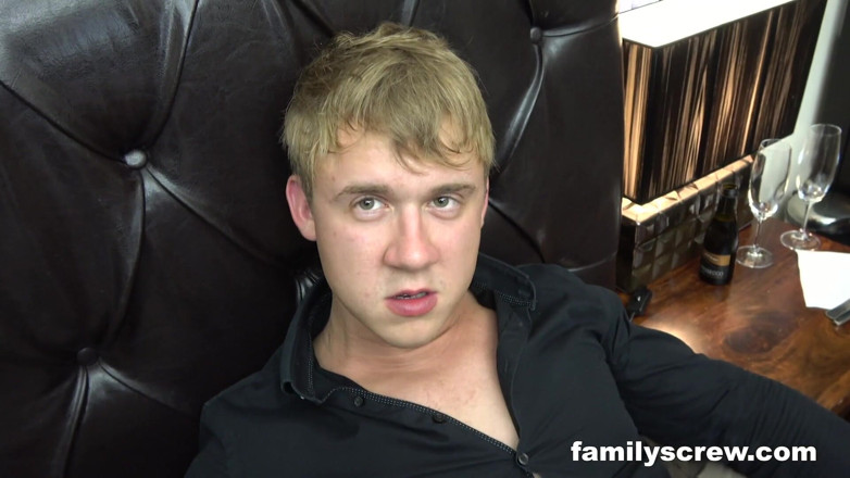 Family Screw: เลขาหีเงี่ยนของปู่ โดย Familyscrew
