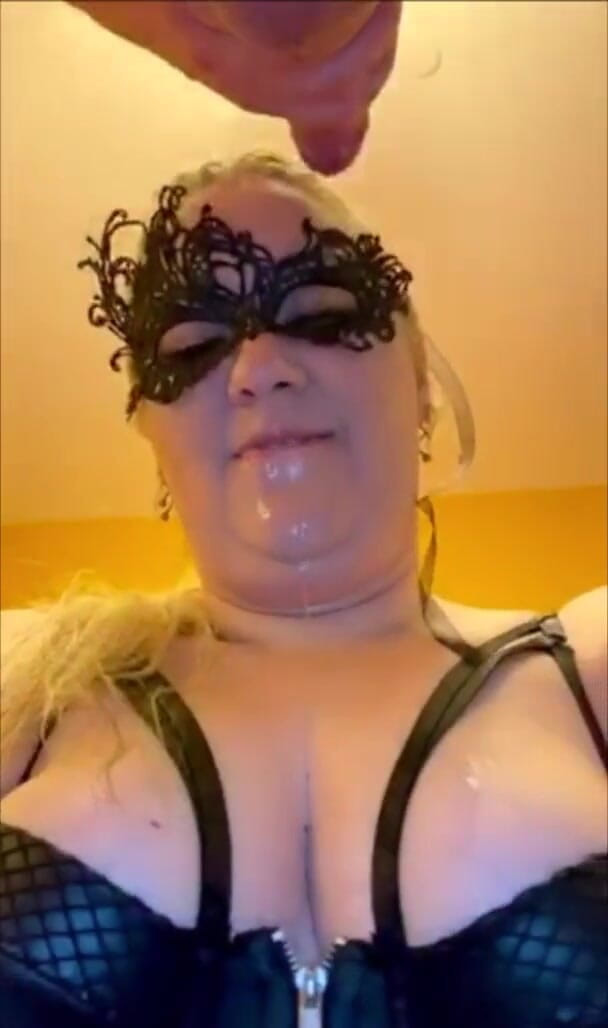 The Kinky Latex Couple: Înghițire cu pișat, partea 1