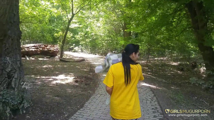 Mugur's World: Europeană cu țâțe mari Nelly Kent este futută în aer liber