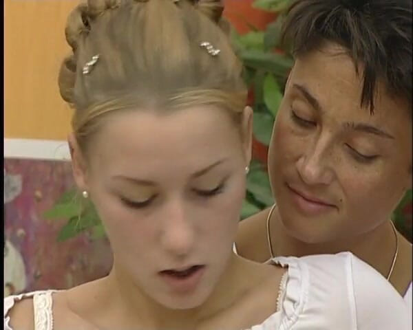 YOUR FIRST PORN: Lesbische freundinnen Magdalena &amp; Anja - lesbische vriendinnen