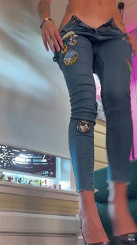 Sandy En Jeans Sexy. Registro Secreto De Masturbación Caliente