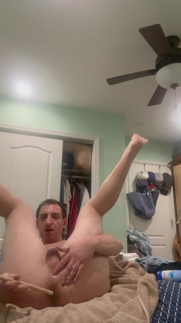 TakeMe35: シシーは自分のアナルを犯す