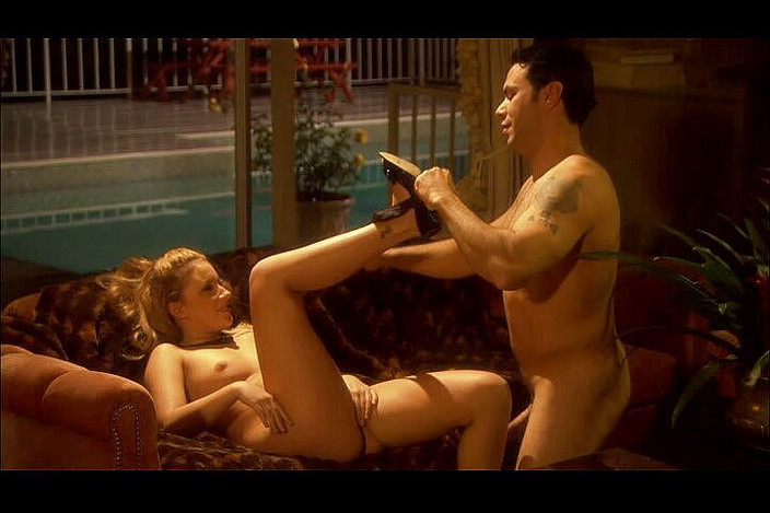 Coyote Raunch: Christie Lee je ošukaná na gauči potetovaný muž