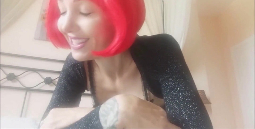 savannahamatoriale: Bad but Smiling, Sexy and Bitch, Will Make You Feel...