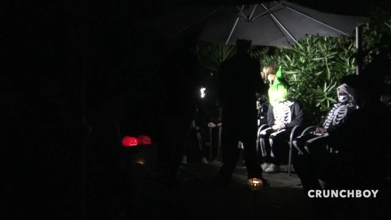 Bareback spy cam from Spain: 在黑夜里在nipth户外直播