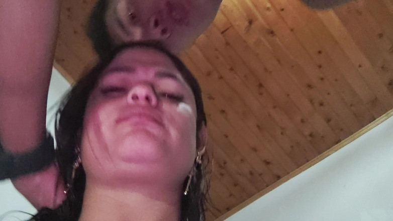 AngyAmazon: देखने का बिंदु में मेरे बैल का लंड चूसना और मेरे पति को वीडियो भेजना