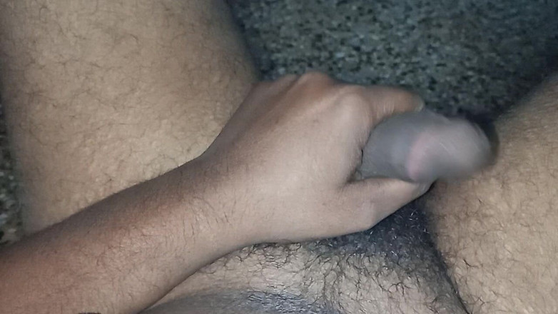 Sweet Indian cock: मुस्लिम पत्नी सेक्स वीडियो के साथ मेरे बड़े लंड को चाट रही है