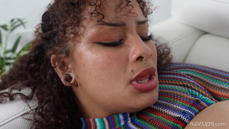 Karups Solo: Smoking Hot Teen Talks Dirty While Playing with Her Tight...