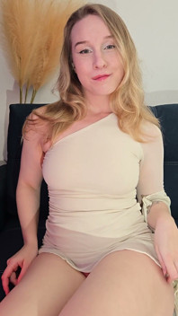 Alice Klay Giving an Amazing Footjob, Feet Covered in Cum