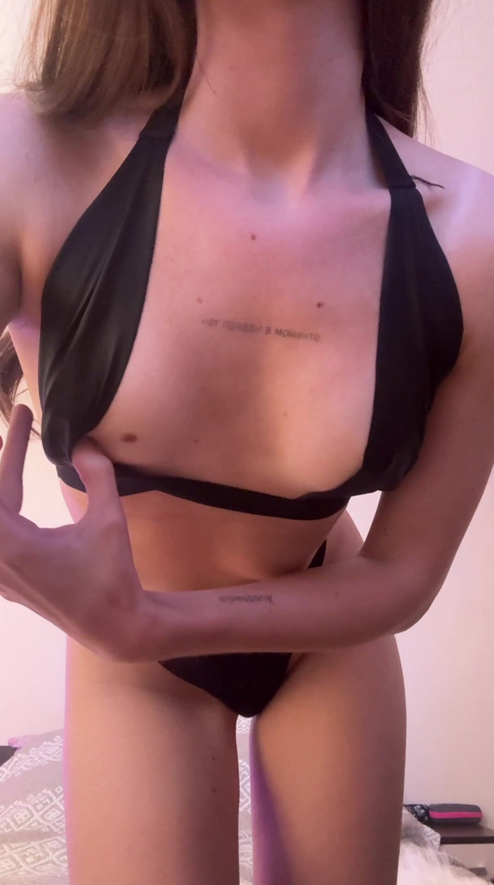 Skinny_lady69: Benim için ağzını aç!