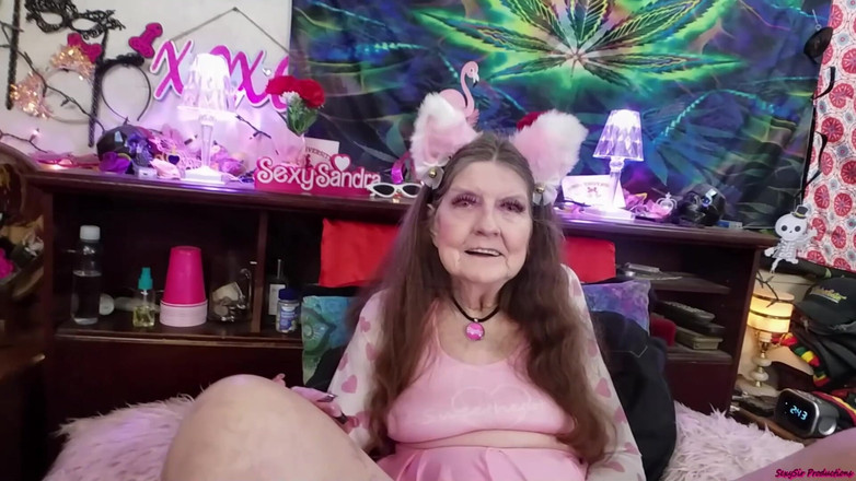 Sexy Sandra N Sir Christopher: 恋人GILFおばあちゃんキティファック