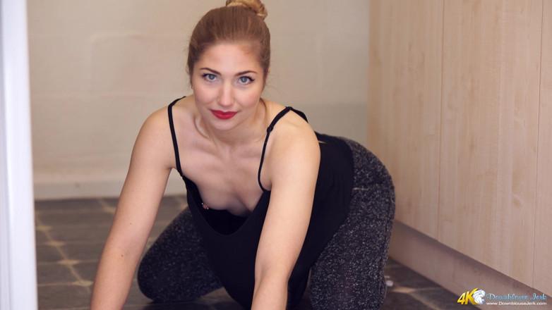DownblouseJerk: Stephanie Bonham Carter - Rozptýlení v downblouse - JOI