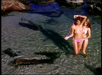 Coyote Raunch: Tropical Island přináší nezbedné v této skupině, která má sex