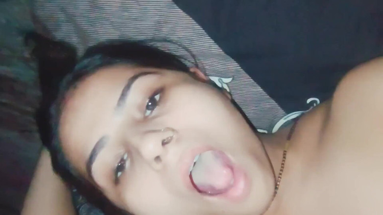 Hot Sis: Latika plná sprostě mluví a tvrdě šuká