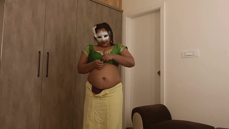 Spandana_Sweety: BBW Masturbates