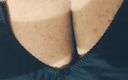 Sexy with huge boobs: Bộ ngực khổng lồ gợi cảm