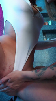 Heiße vickys anales dehnen mit meiner hand