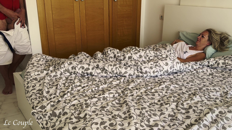 LC couple: Gebruik bescherming als je je lul in het geschoren poesje...