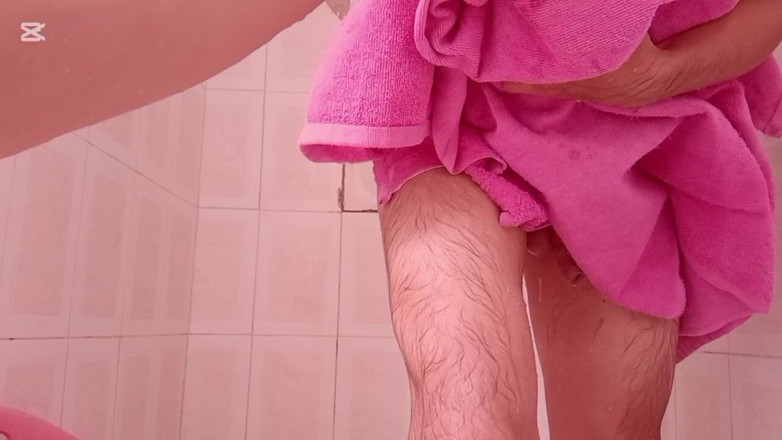 Valkyrie and Luigy Couple: La seducente matura succhia una deliziosa