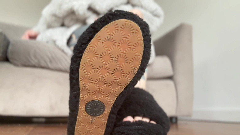 Miss Valentina: Worship My Dirty Uggs