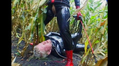 Absolute BDSM films - The original: Kočička v latexových šatech dominuje chcaní