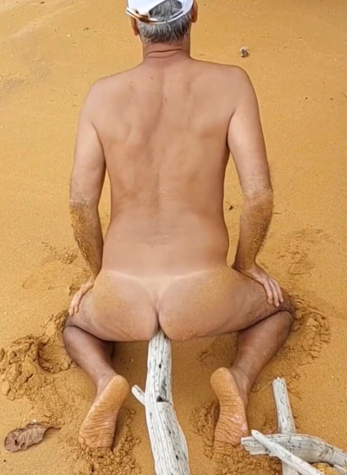 Ladysilvas: 해변에서 후장 자지로 발정난 Ladysilva 벌거벗은