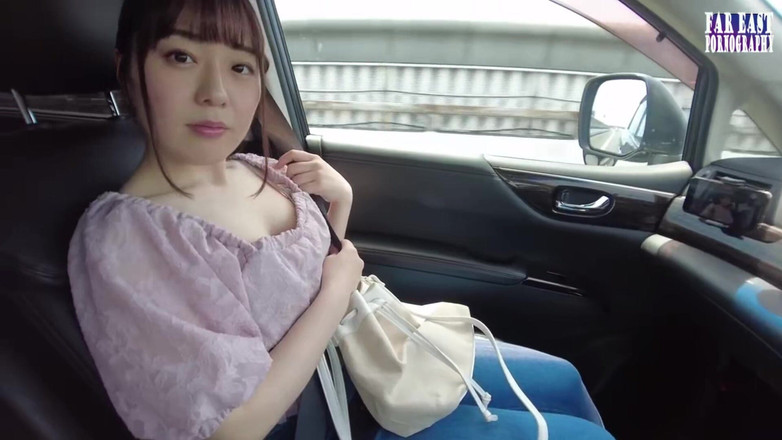 Far East pornography: 光滑的户外挑逗与粉红色的尖头f杯美女浸在油 第1部分