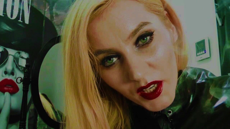 Goddess Celine: Lateks kadın egemenliği
