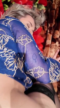 可愛くて巨乳の義母との手作りセックス