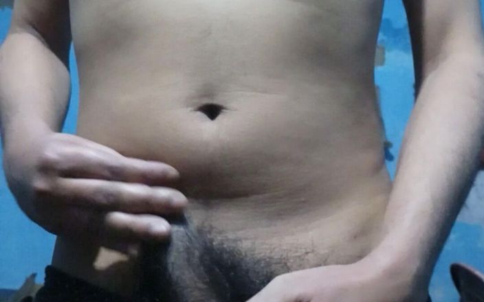 Lustyizlife: फिमोसिस लंड वाला युवा भारतीय लड़का अपनी सौतेली बहन की ब्रा और पैंटी पहने हुए