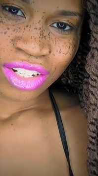 Machteloos tegen fuchsia lippen - roze lippenstiftfetisj met godin Rosie Reed betoverende je in lippenstift slavernij - 1080p HD