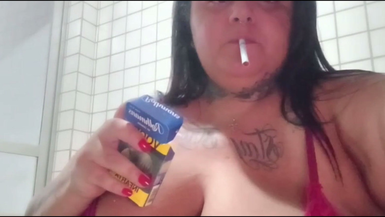 Mary Jhuana: BBWミッドナイト・スモーク・オン・ザ・バルコニー