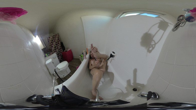 Lizzy Yum: Lizzy Yum VR listopad 2025 po op shemale masturbuje się