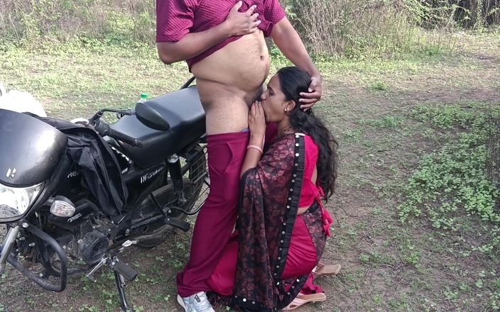Kavita _zawazawi: 德西妻子在丛林中以全裸狗式姿势欺骗丈夫