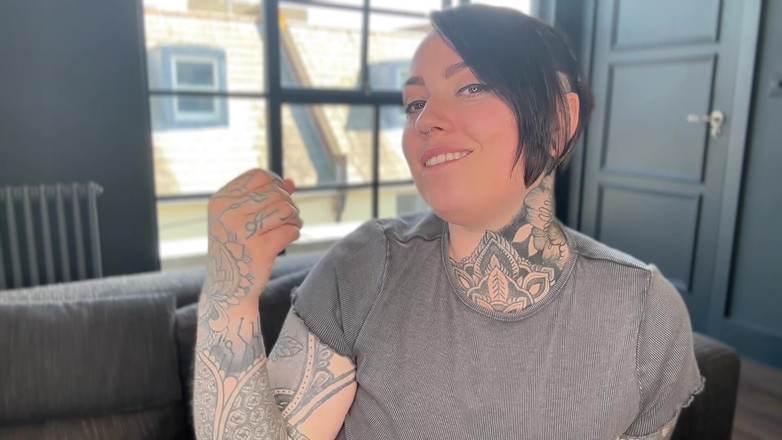 Miss Valentina: Bertahan dari pancutan mani anda sendiri