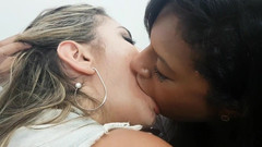 FetishKing: Lesbianas calientes besos gigantas diosas