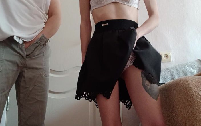 Lesbian-candys: Pacarku yang semok dan kurus lagi asik masturbasi sampai muncrat...