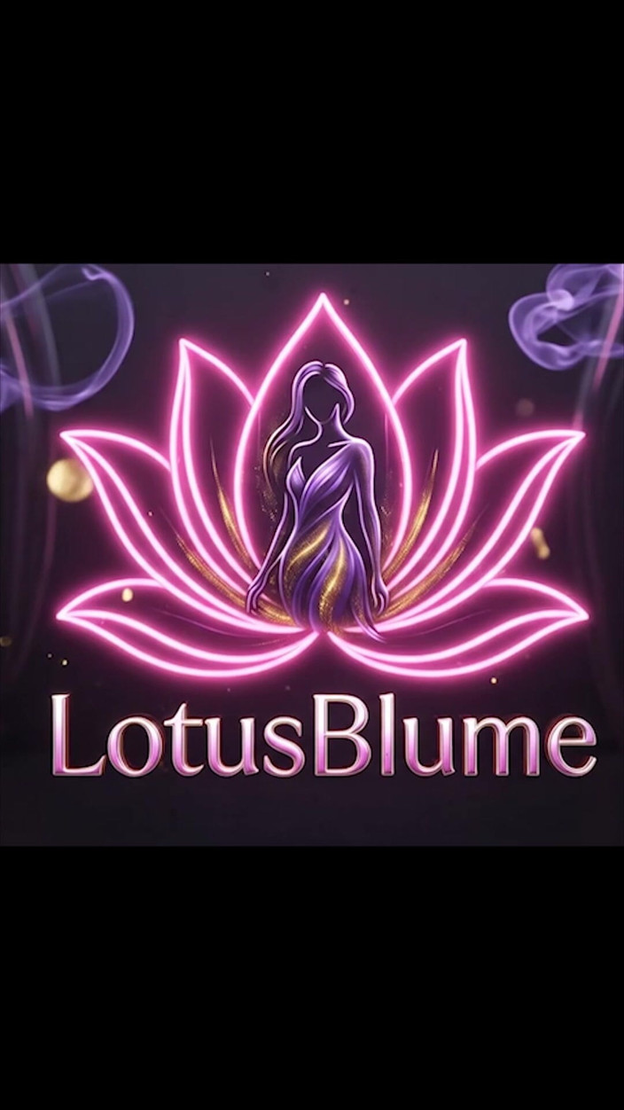 Lotusblume: 白いレースのボディスーツを着て――私の曲線とお尻がとても近くに見えます
