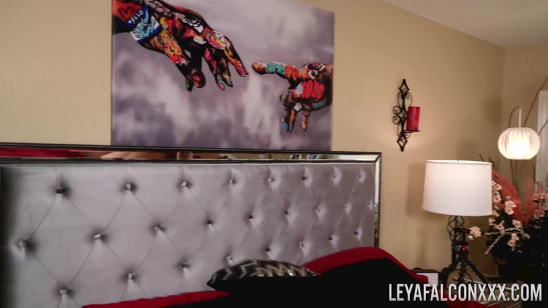 Pornstar Platinum: ПОРНОЗВЕЗДА, ПЛАТА. Leya Falcon и Lana трахнули большим черным членом в анале