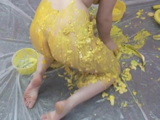 ChickPass Amateurs: Pervertida Danni coberta de creme amarelo