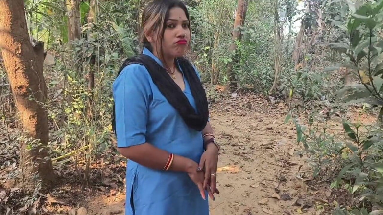 Sona bhabhi: Odia college girl hard-core fuck with her boyfriend in forest,...