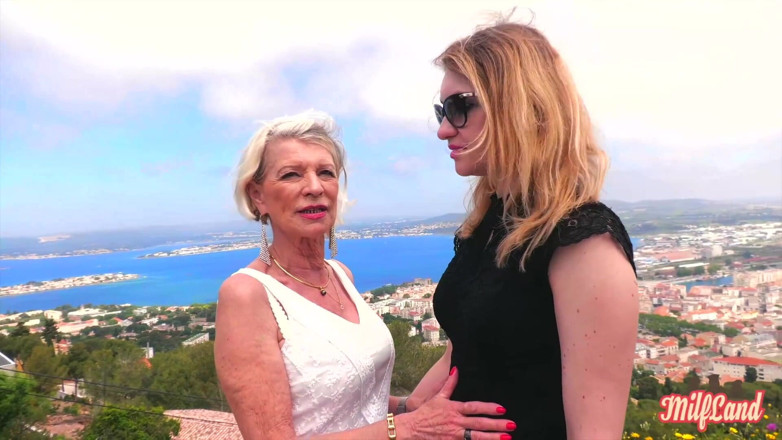 Milf land: Eva, een 70-jarige gilf, heeft seks met Lyna, een 27-jarige