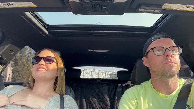 Avril Showers: ブランチ後の車内でヤングスタッドに激しく叩かれる