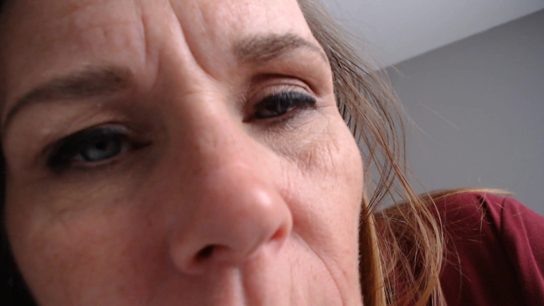 KimitheMilfMommy: Macecha v posteli