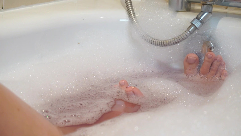 Sasha Curves: Kąpiel z gigantką