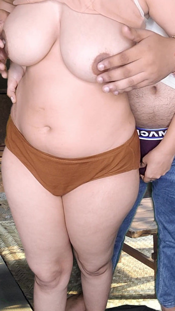 Grandi tette calda ragazza tamil di 19 anni