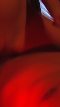 Blond milf bierze grubego kutasa głęboko w dupę