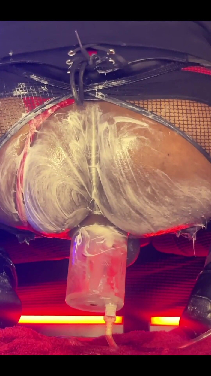 DipsoDeep: Mírame estirar mi culo con bombas anales y juguetes sexuales...