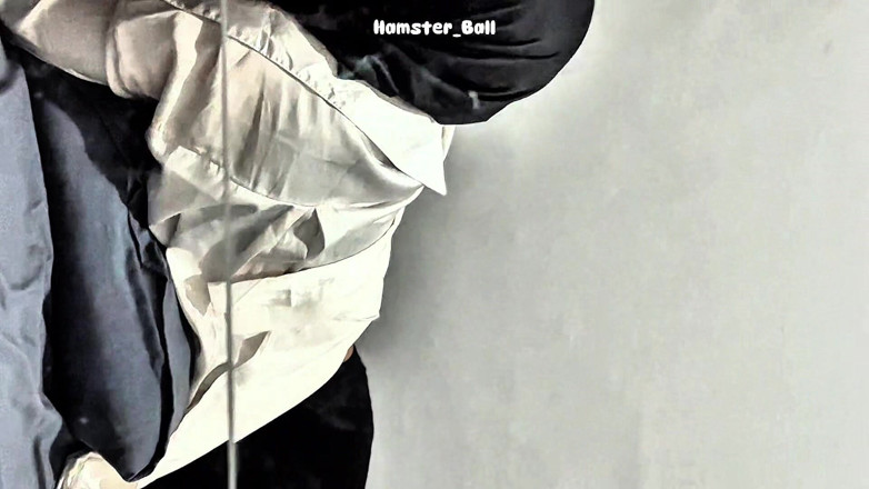 Hamster_Ball: Tesettürlü orta yaşlı seksi kadın patronunu büyük yarakla aldatıyor ve...